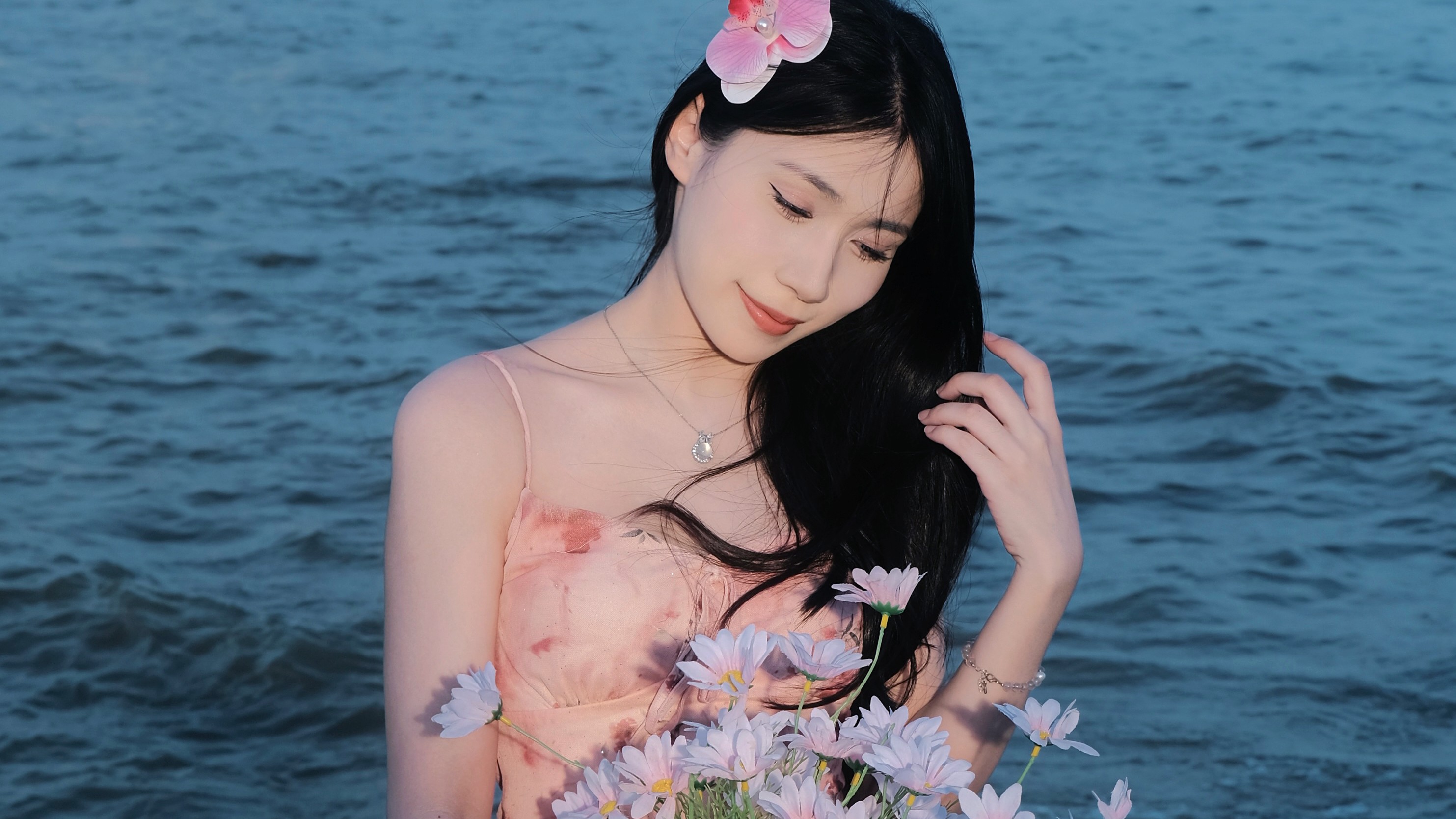 世一娛樂攜手音樂人，共創網紅娛樂盛世